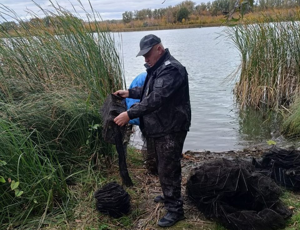 У саратовских рыбаков изъяли 18 кг улова и 500 метров сетей